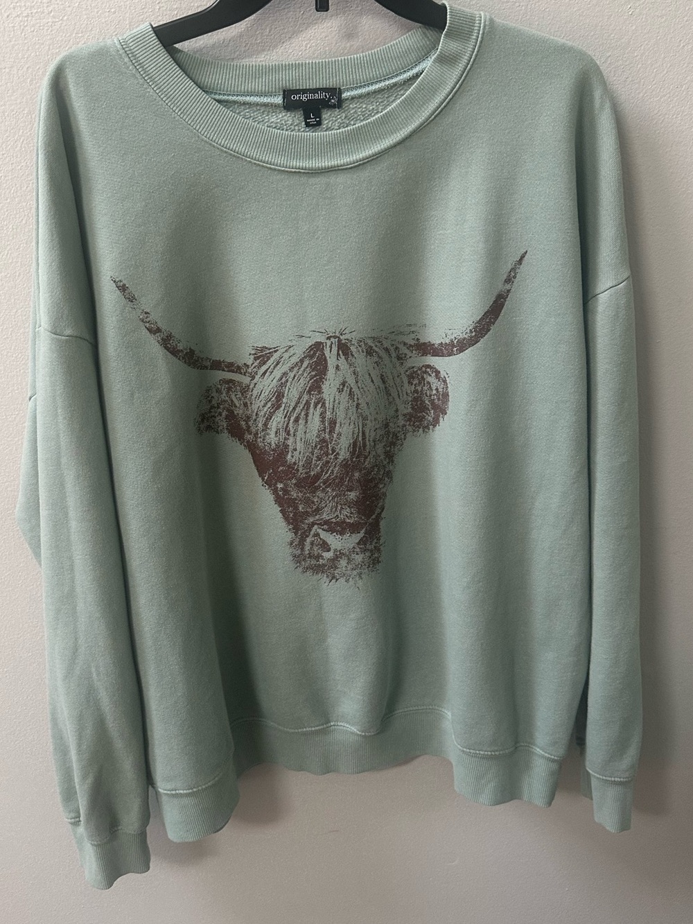 Originality Sage Green Highland Cow Graphic Sweatshirt USA Size Large